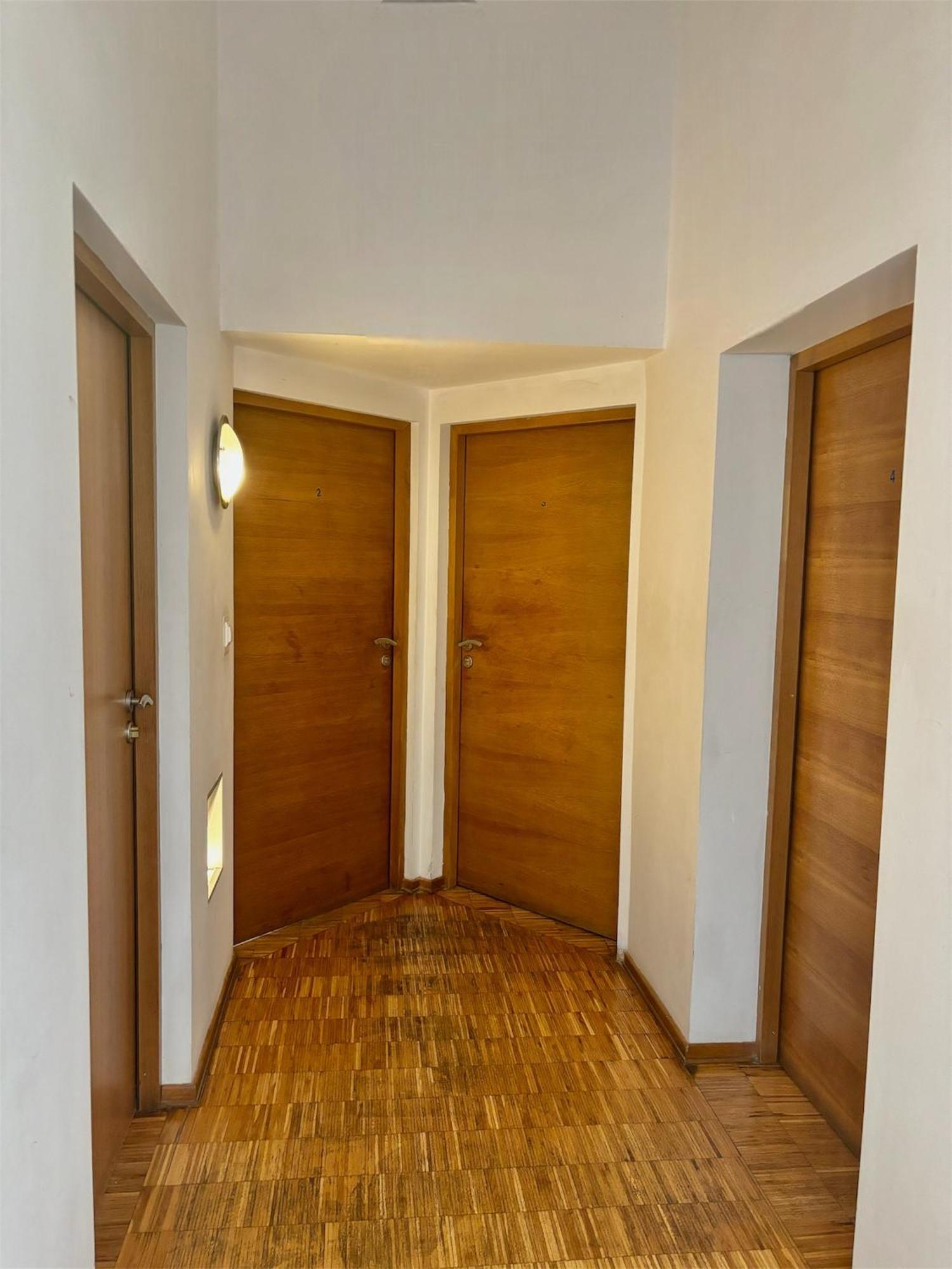Hostel Nuove Frontiere Nysa Exteriör bild