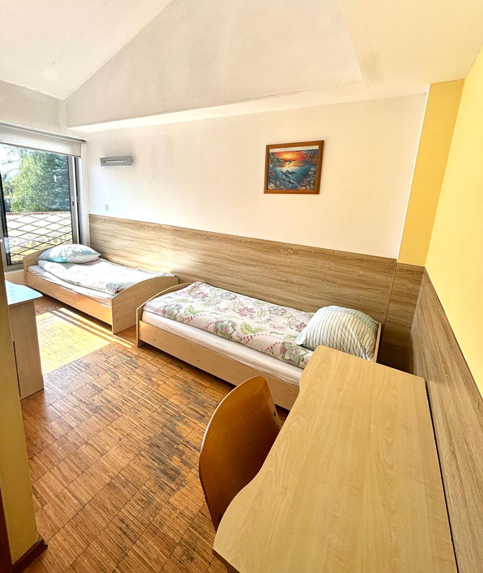 Hostel Nuove Frontiere Nysa Exteriör bild